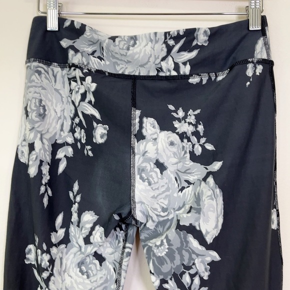 ALBION | ANTIQUA FIT  COMPRESSION FLORAL LEGGING - Picture 9 of 13